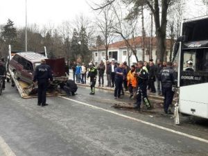 Otomobil Belediye Otobüsüne Çarptı: 2 Yaralı