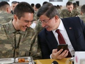Başbakan Davutoğlu, Erzincan’da Ahıska Türklerini Ziyaret Etti