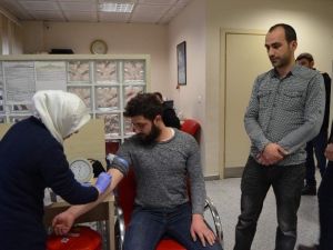 Hollanda’da Kanser Tedavisi Gören Minik Bade İçin Hemşehrileri Seferber Oldu