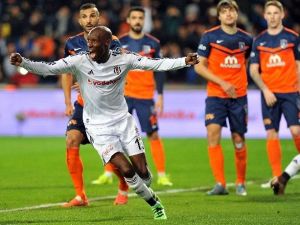 Beşiktaş Atiba’yla Hayat Buldu