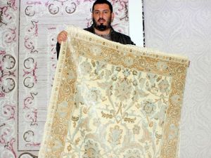 80 Bin Liralık El Dokuması Halılara Büyük İlgi
