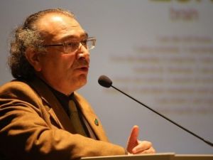 Prof. Dr. Tarhan: "Aşırı Baskıcılık Çift Kişilikli Bireyler Yetiştirir"