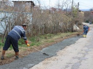 Akçakoca’da Cadde Ve Sokaklarda Onarım Bakım Çalışmaları Devam Ediyor