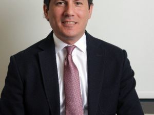 Göz Çevresi Kırışıklıklarına Lazerli Çözüm