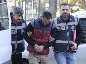 Asansörde Tacize 2.5 Yıl Hapis