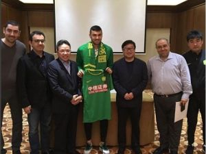 Burak Yılmaz, Beıjıng Guoan Formasını Giydi