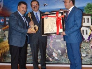 Burdur’un Vergi Rekortmenleri Ödüllendirildi