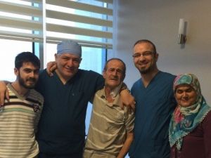 "İyileşmez" Denen Şah Damarı Felçli Hasta 1 Haftada Ayağa Kalktı