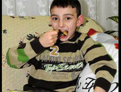 8 Yıl Sonra İlk Kez Yemek Yedi!