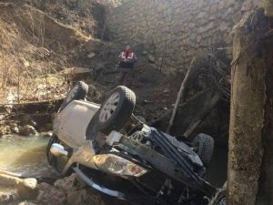 Bolu’da Otomobil Dereye Uçtu: 1 Ölü, 3 Yaralı