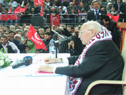 Erbakan Trabzon'da "Trabzon'un asli, Rize'nin fahri hemşehrisiyim"