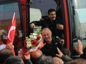 Medicana Sivasspor’a Taraftardan Coşkulu Uğurlama