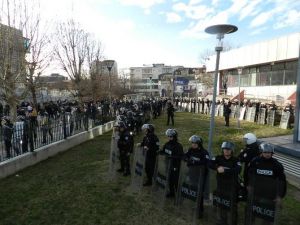 Kosova’da Bağımsızlık Yıl Dönümünde Hükümetin İstifası İstendi