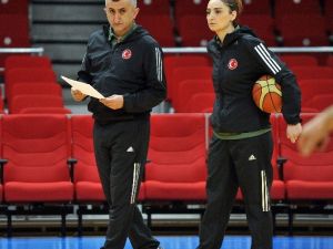 Aziz Akkaya: “Üst Üste İki Defa Olimpiyat Oynayan Takım Olarak Tarihe Geçmek İstiyoruz”