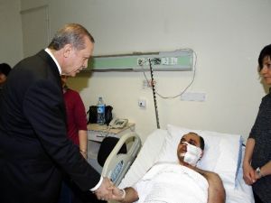 Cumhurbaşkanı Erdoğan, Gata’da Tedavi Altına Yaralıları Ziyaret Etti
