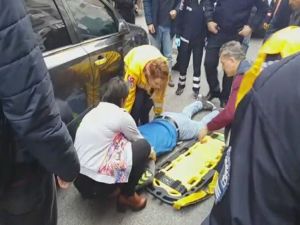 Otomobilin Çarptığı Genç Hastaneye Kaldırıldı