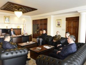 Sağlık-sen Zonguldak Şubesi Rektör Mahmut Özer’i Ziyaret Etti