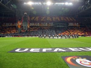 Galatasaray Taraftarından Müthiş Koreografi