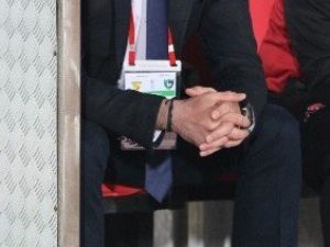 Göztepe’ye Evinde Darbe