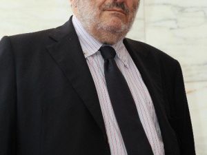 İtalyan Edebiyatçı Eco Hayatını Kaybetti