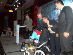 Özge'nin Akülü Araba Sevinci!