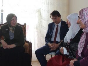 Bakan Sema Ramazanoğlu, Şehit Astsubay Metin Aydemir’in Ailesini Ziyaret Etti
