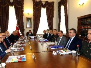 Başbakan Davutoğlu, Ankara’daki Terör Saldırısı Sonrası Valilikten Brifing Aldı