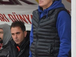 Tugay Kerimoğlu’dan 11 Saniyelik Basın Toplantısı