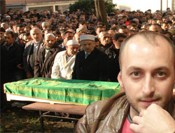 Kazayla Vurulan Kahraman Defnedildi