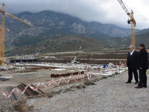 Dev Hastanede Çalışmalar Devam Ediyor