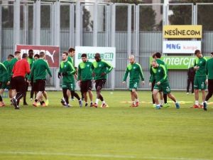 Bursaspor İki Eksikle Çalıştı