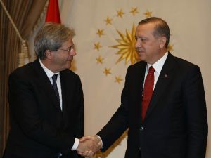 İtalya Dışişleri Bakanı Gentiloni Cumhurbaşkanlığı Külliyesi’nde