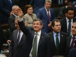 Başbakan Davutoğlu, Hdp’li Tuba Tezer’i Sert Dille Eleştirdi