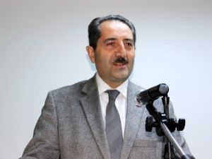 Vali Yıldırım, "İnsan Denen Malum"u Anlattı