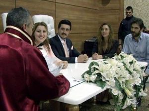 Ünlüler Nikah Şahidi Oldu