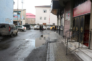 Başına Buz Sarkıtı Düşen Öğretmen Yoğun Bakımda