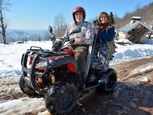 85’lik Dede Ve Ninenin Atv Tutkusu