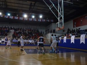Düzce Belediyespor Zirveyi Zorlayacak
