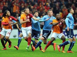 Galatasaray, İtalya’da Tur Peşinde