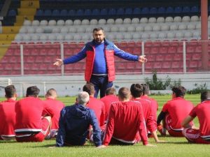 Ümit Özat: "Takımın Ligde Kalacağına İnanmayan Bizden Uzak Dursun"