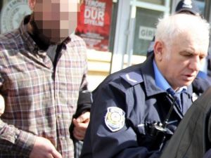 Kırmızı Işıkta Geçen Aracın Sürücüsü Esrarla Yakalandı