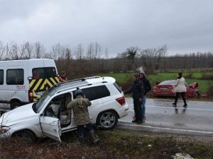 Sinop’ta Trafik Kazası: 2 Yaralı