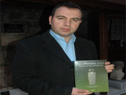 Ermeni Diasporası Mezar Taşı Çaldı