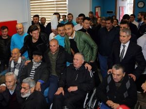 Beşiktaşlı Futbolculardan Anlamlı Ziyaret