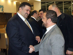 Yöneticilerden Karal'a Destek