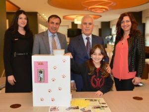Küçük Hayvansever Mama Otomatı Yaptı