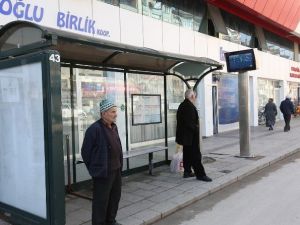 Bolu’da Akıllı Duraklar Çalışmaya Başladı