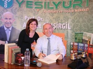 Şimşirgil, Okurlarıyla Buluştu
