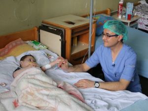 Türk Doktor Kosovalı Çocuk Hastaların Umudu Oldu