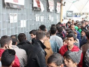 Konya’da Kupa Maçı Bileti İzdihamı
